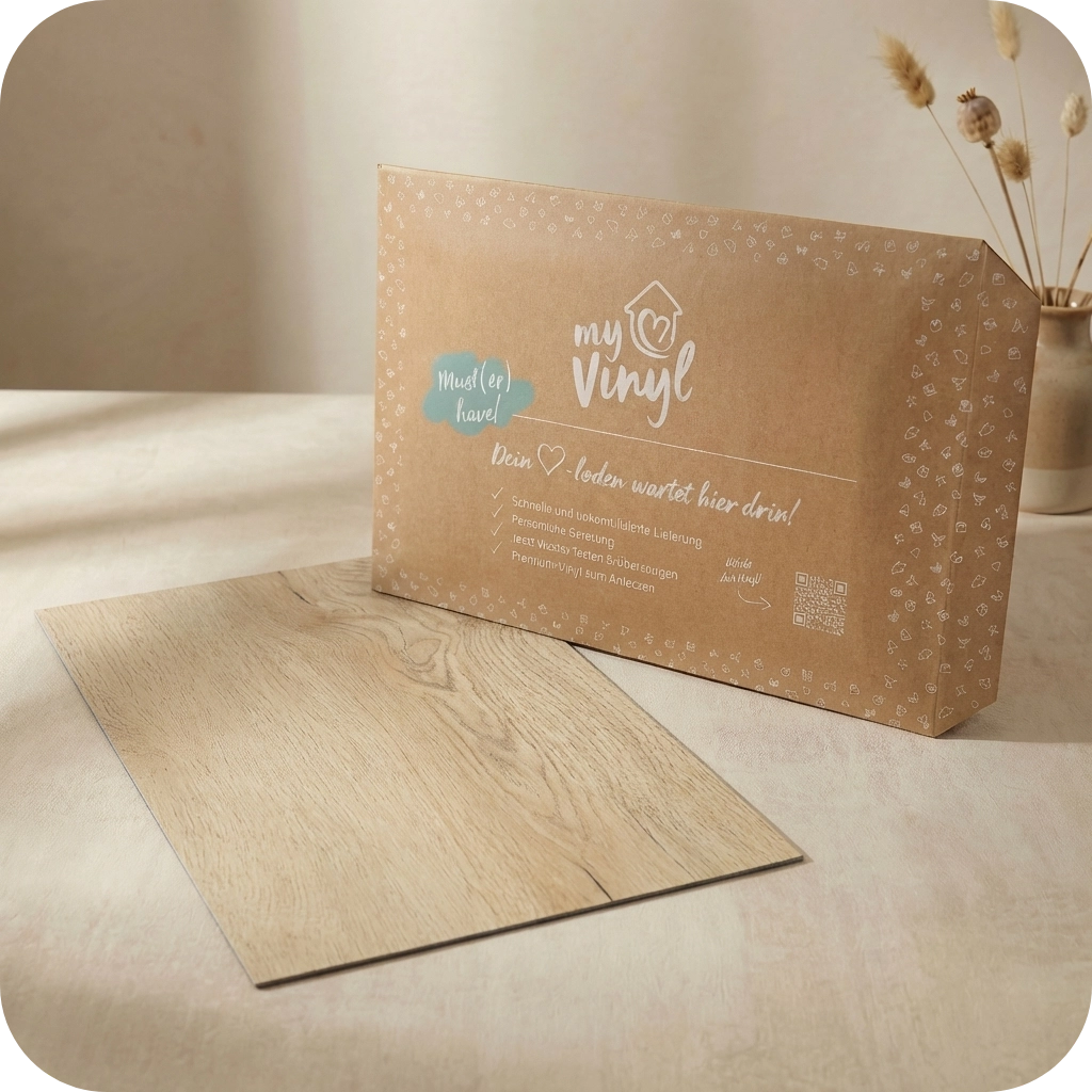 Muster Klebe-Vinyl Eiche beige Fynn | gratis bestellen Klebe-Vinyl Eiche Beige Fynn – heller Holzlook für ein warmes Zuhause. Ideal für Renovierung & niedrige Türen. Wasserfest. ★ Jetzt Muster anfordern!